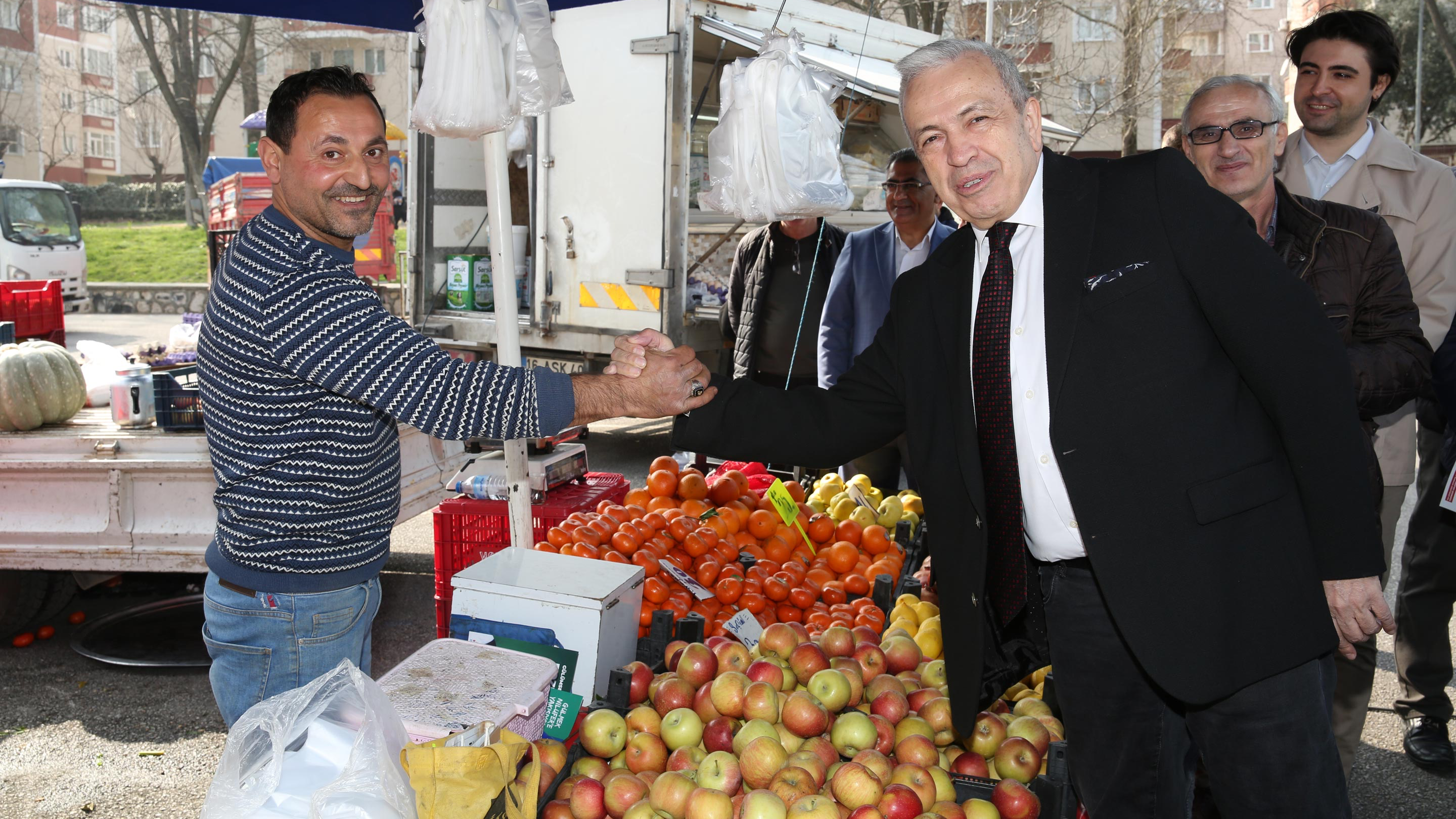 Şadi Özdemir Projeleri - Pazarcılar öğle yemeğini Şadi Özdemir ile paylaştı  | 