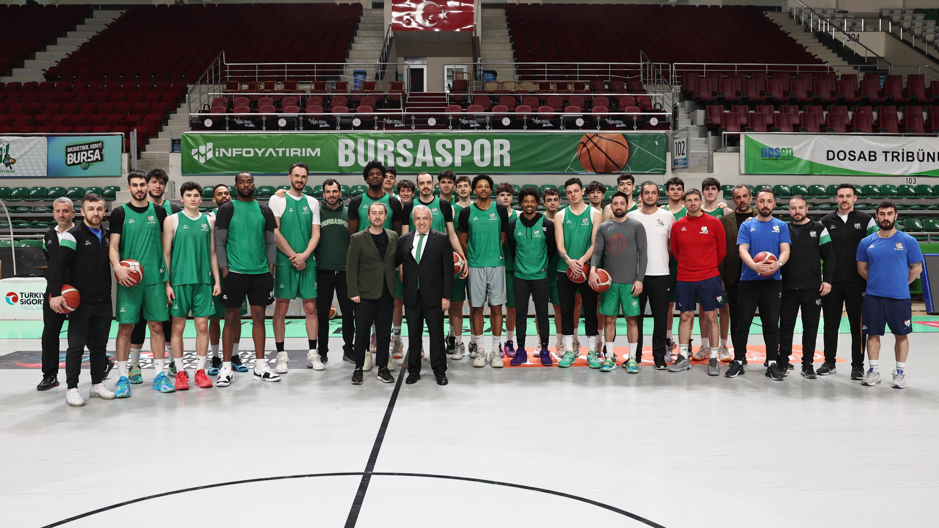 Şadi Özdemir Projeleri - Şadi Özdemir Bursaspor Basketbol Takımı’nı antrenmanda izledi | 