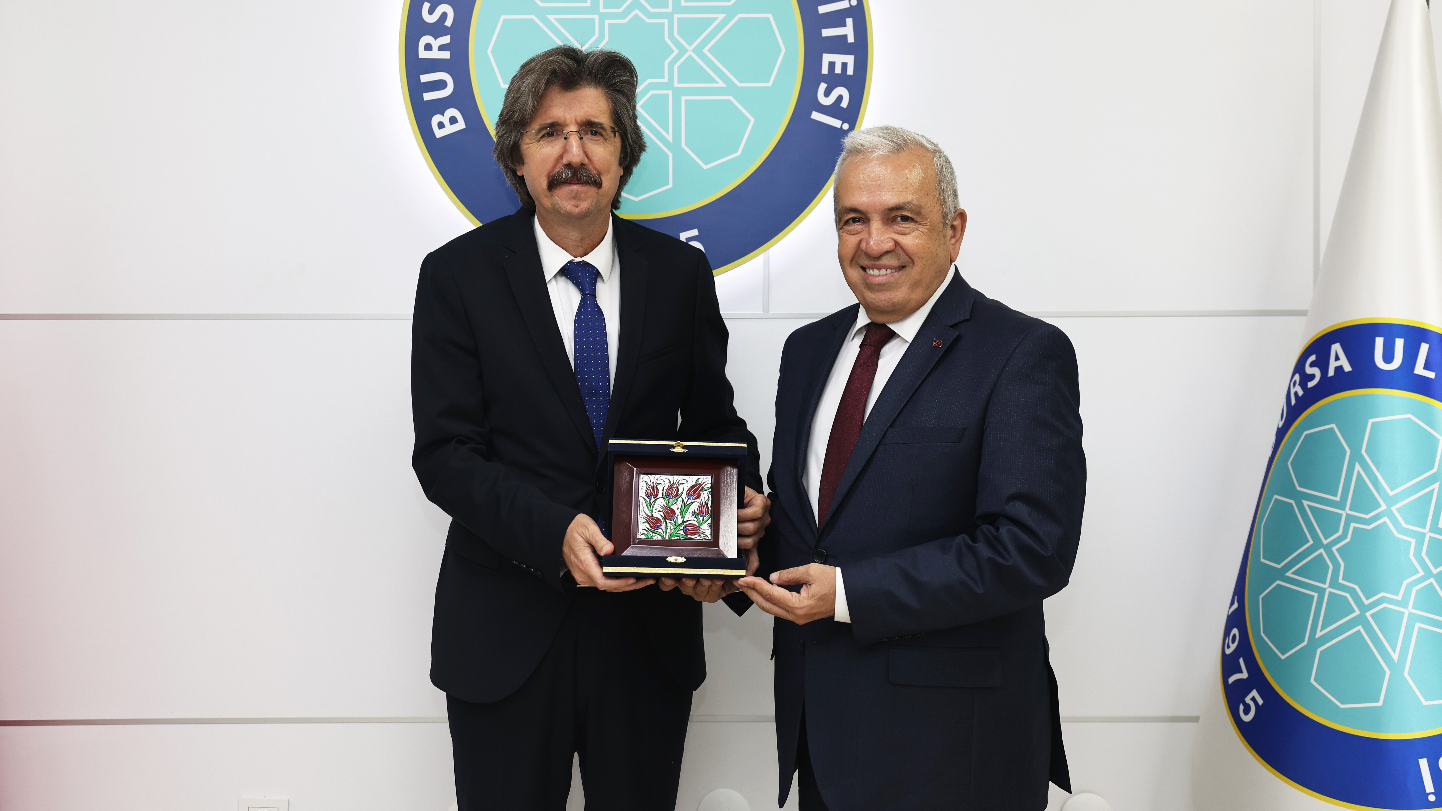 Şadi Özdemir Projeleri - Nilüfer Belediyesi üniversiteli öğrencilerin yanında | 