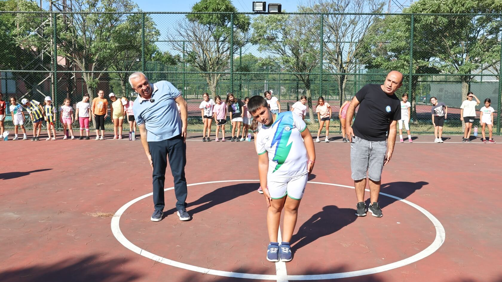 Şadi Özdemir Projeleri - Başkan Şadi Özdemir, çocuklarla spor yaptı  | 