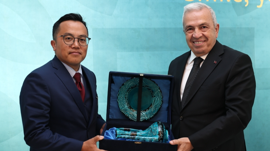 Şadi Özdemir Projeleri - Başkan Özdemir’den dijital alanda iş birliği mesajı  | 