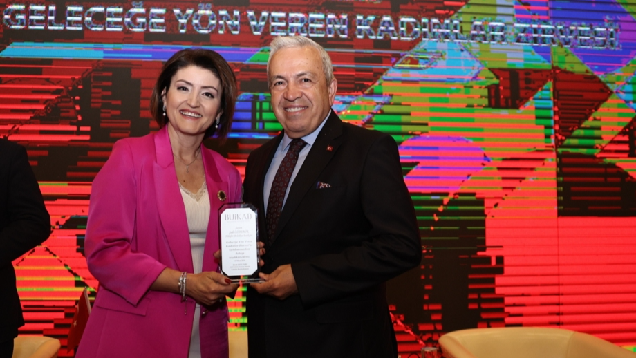 Şadi Özdemir Projeleri - Başkan Şadi Özdemir Nilüfer’de kadına bakış açısını anlattı  | 