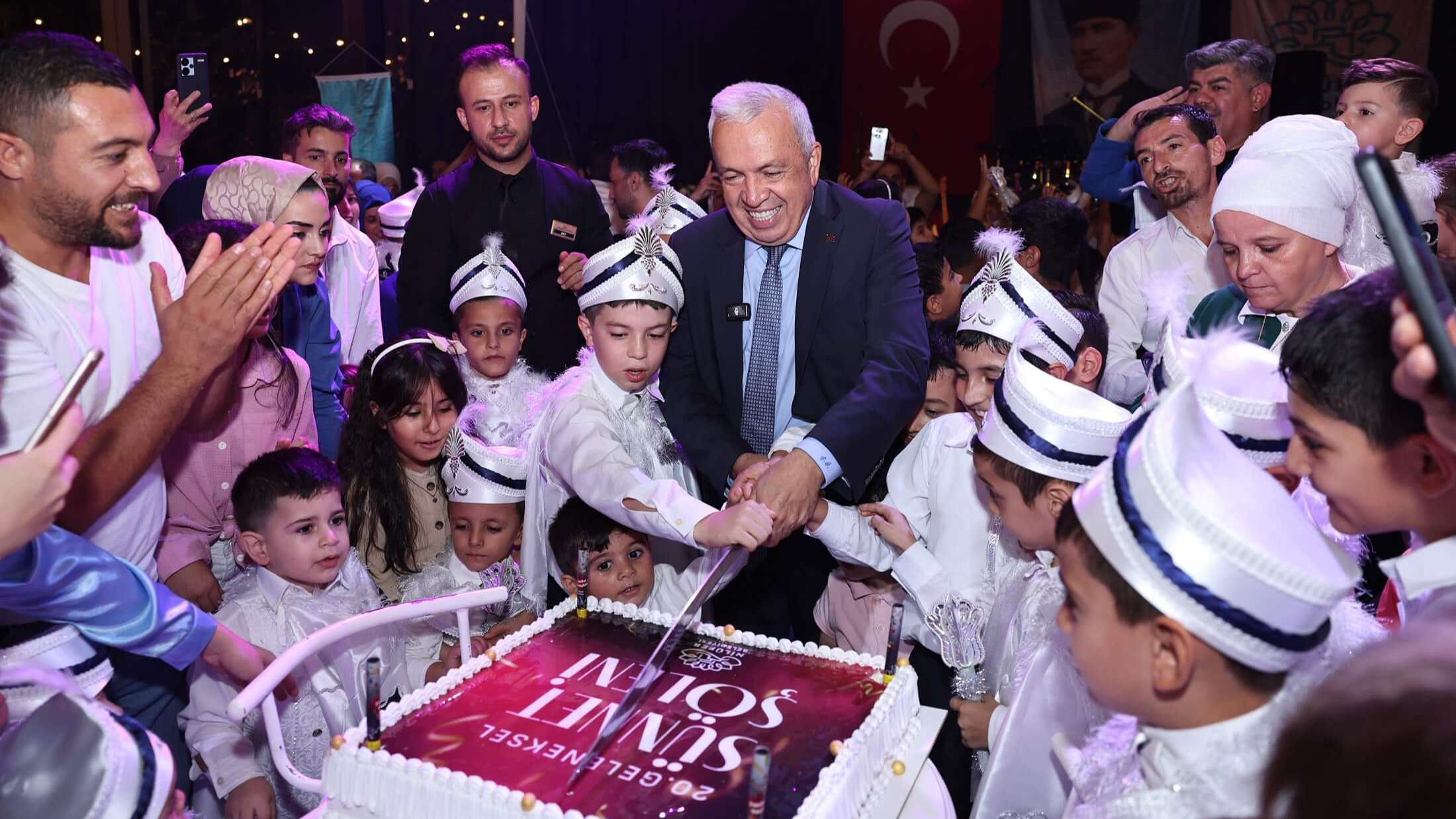 Şadi Özdemir Projeleri - Nilüfer Belediyesi’nin Sünnet Şöleni 230 çocuğu buluşturdu  | 