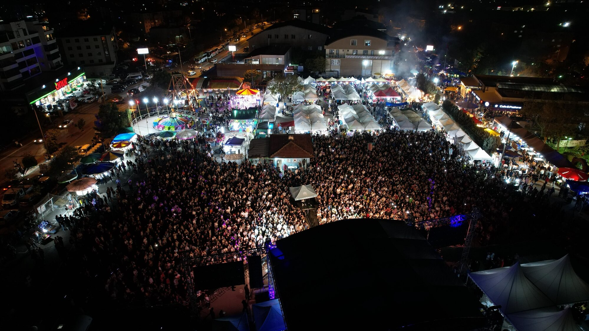 Şadi Özdemir Projeleri - Balkan Panayırı iki günde binlerce kişiyi ağırladı  | 
