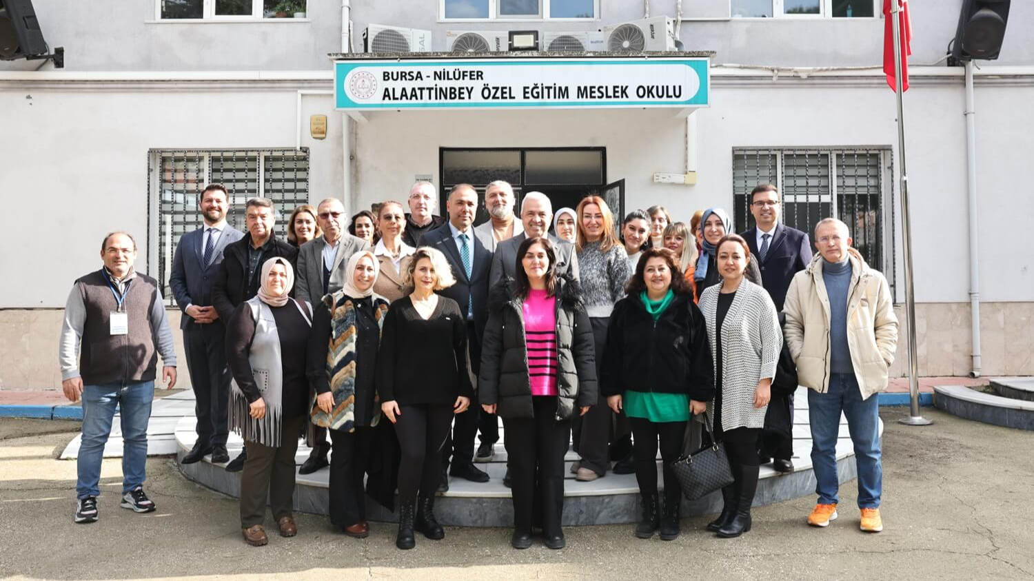 Şadi Özdemir Projeleri - Başkan Şadi Özdemir’den okullara anlamlı ziyaret | 