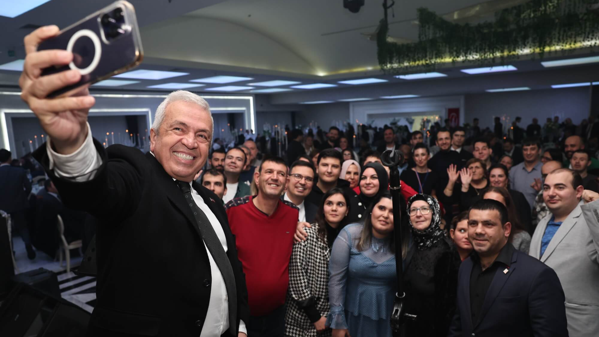 Şadi Özdemir Projeleri - Bizim Ev’in 13. kuruluş yıl dönümüne anlamlı kutlama  | 