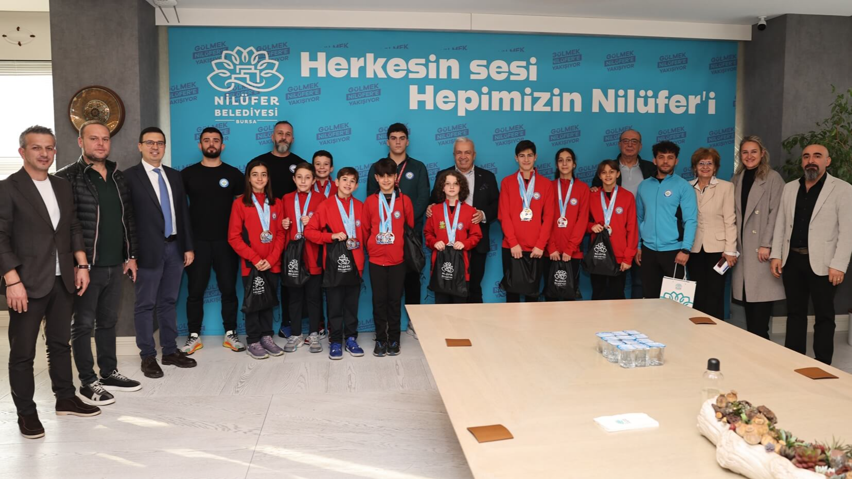 Şadi Özdemir Projeleri - Başkan Şadi Özdemir başarılı sporcuları ağırladı | 