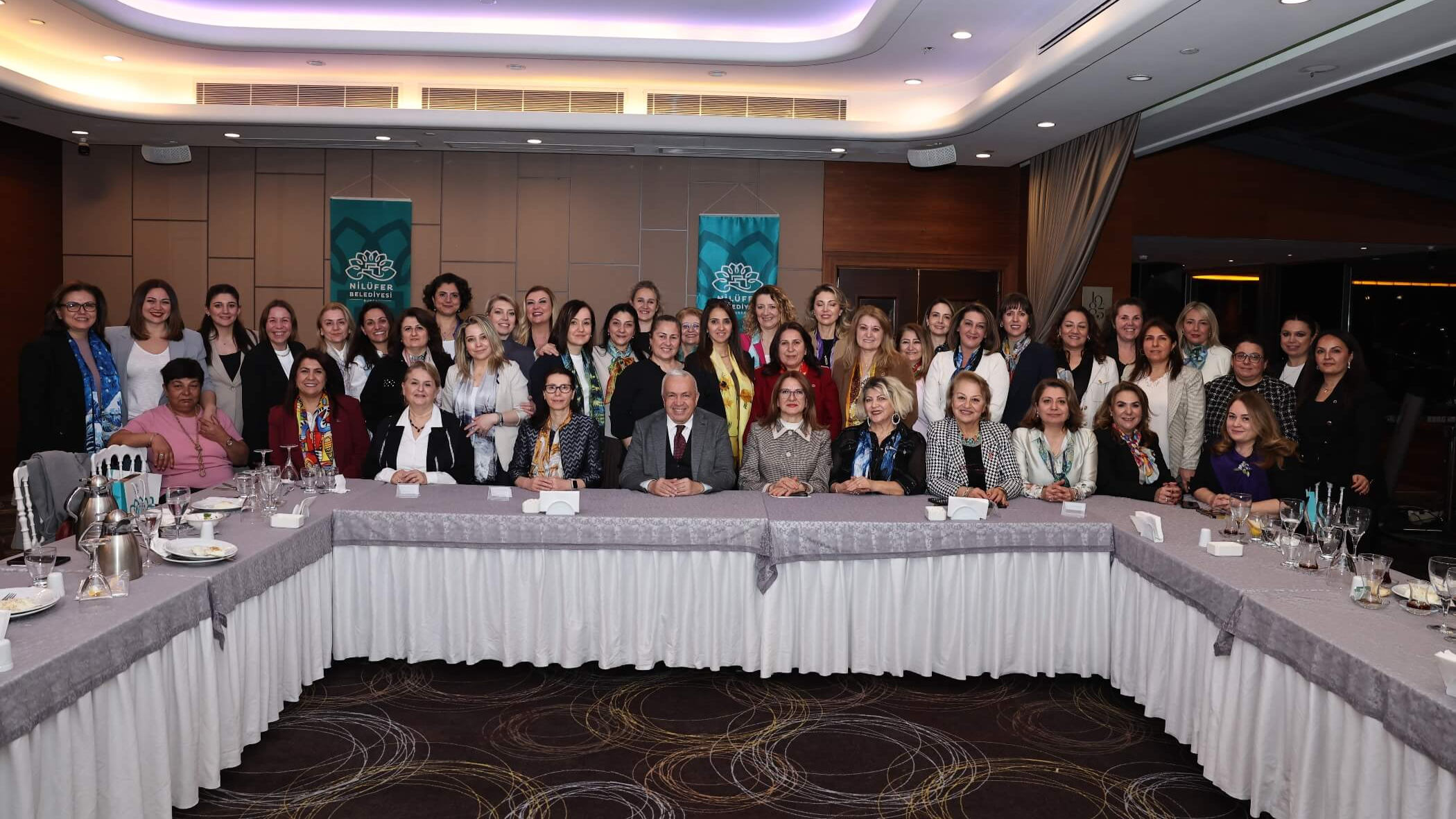 Şadi Özdemir Projeleri - Başkan Şadi Özdemir kadınlarla iftarda buluştu | 