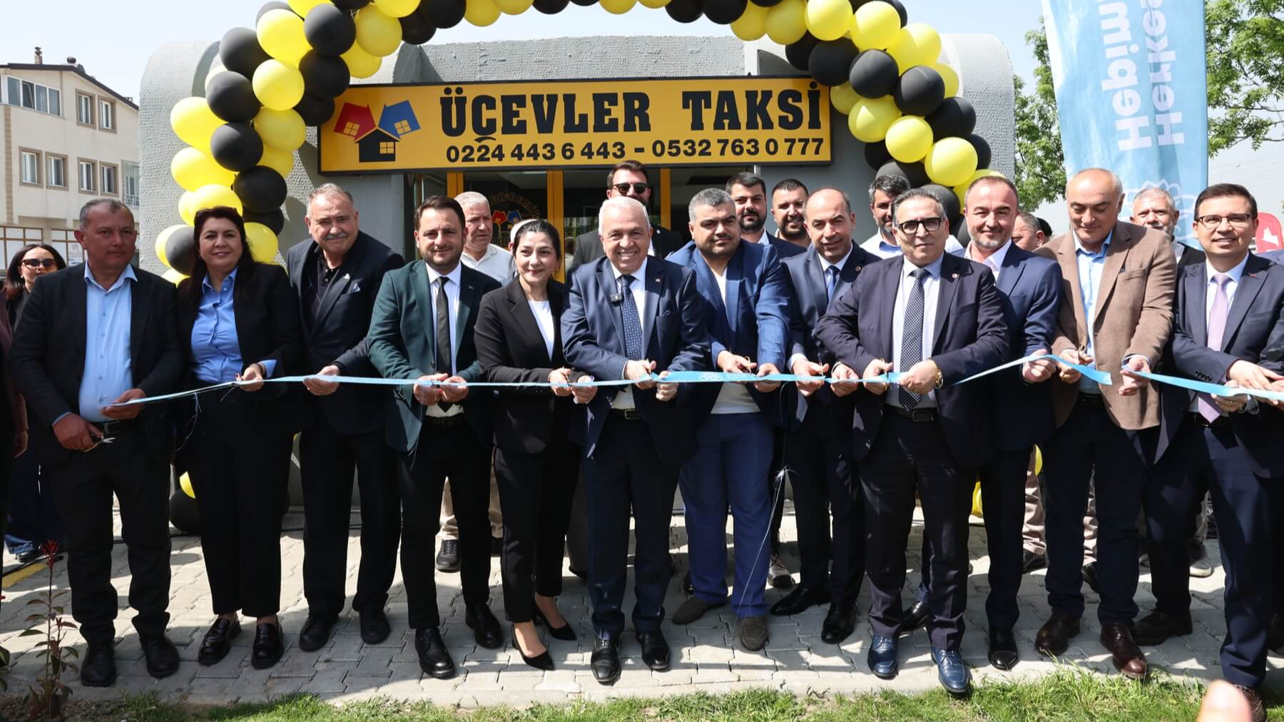 Şadi Özdemir Projeleri - Üçevler’de modern taksi durağı hizmete açıldı | 