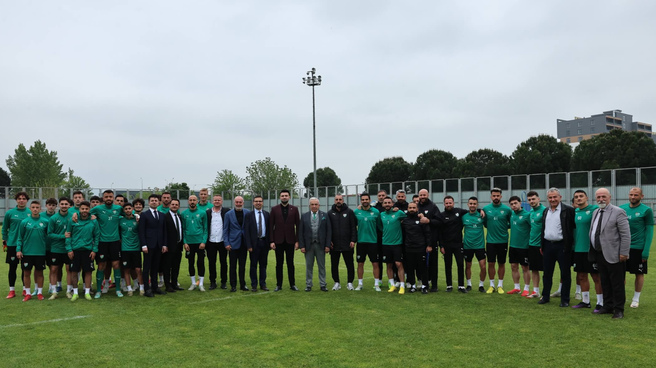 Şadi Özdemir Projeleri - Başkan Şadi Özdemir’den Bursaspor’a destek: Her zaman yanınızdayız | 