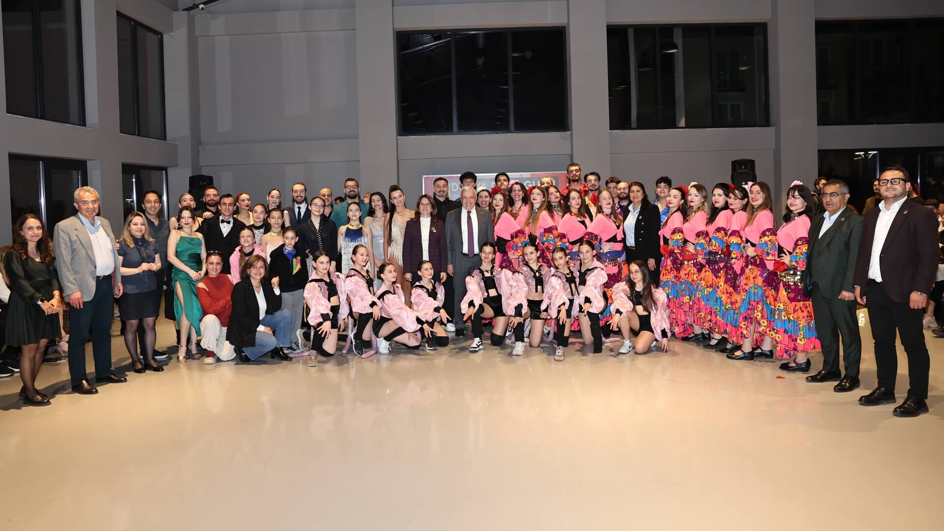 Şadi Özdemir Projeleri - Nilüfer’de dans şöleni | 