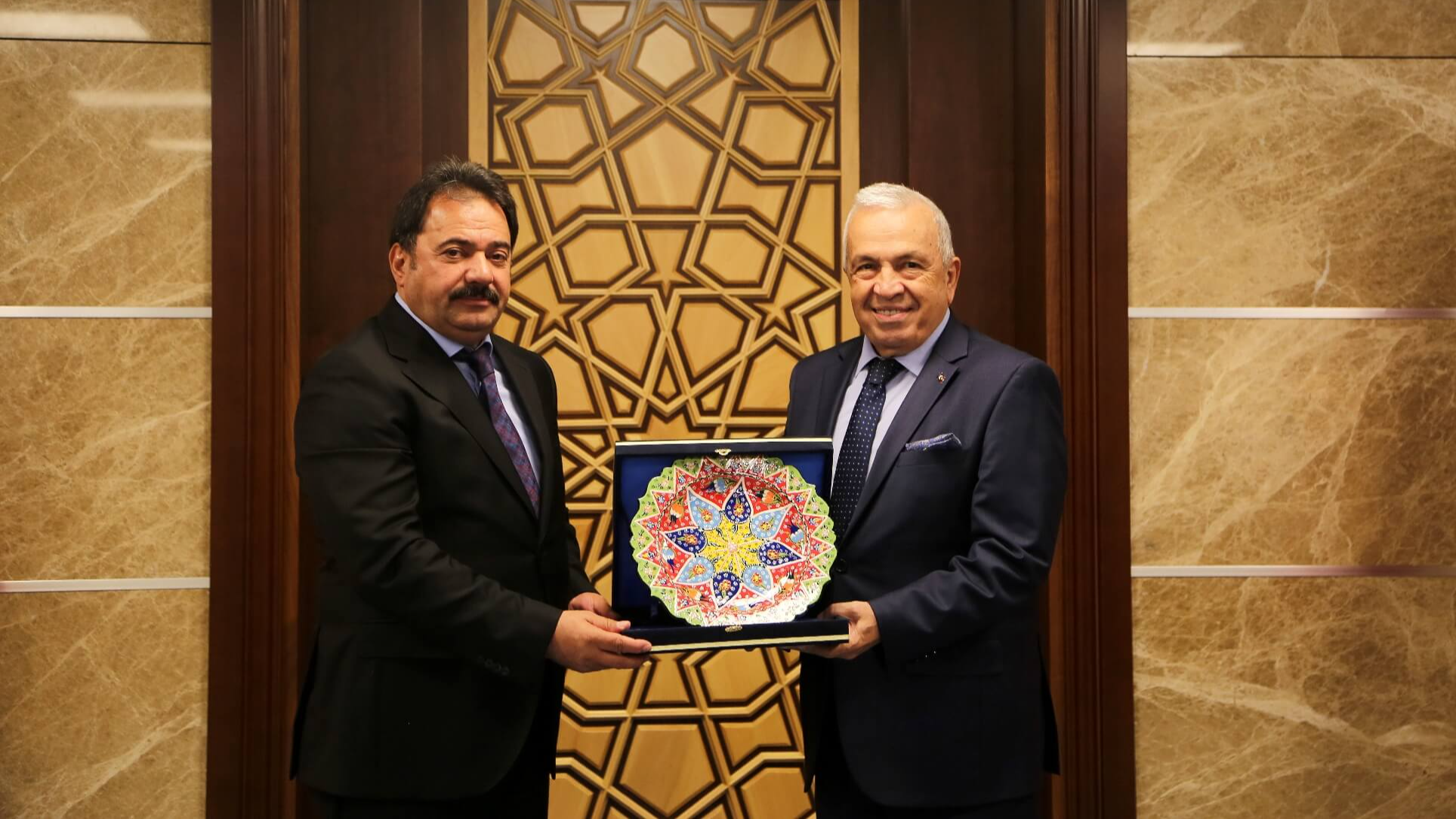 Şadi Özdemir Projeleri - Başkan Şadi Özdemir'den Emniyet Müdürü Gökce'ye hayırlı olsun ziyareti | 