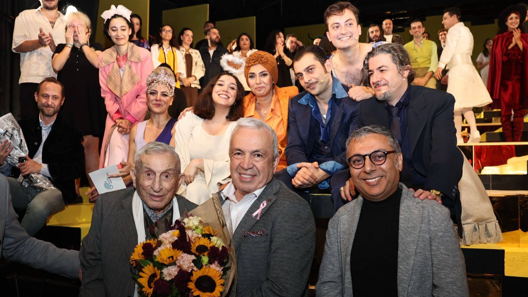 Şadi Özdemir Projeleri - Nilüfer Kent Tiyatrosu’ndan “Lüküs Hayat” ile görkemli sezon açılışı | 