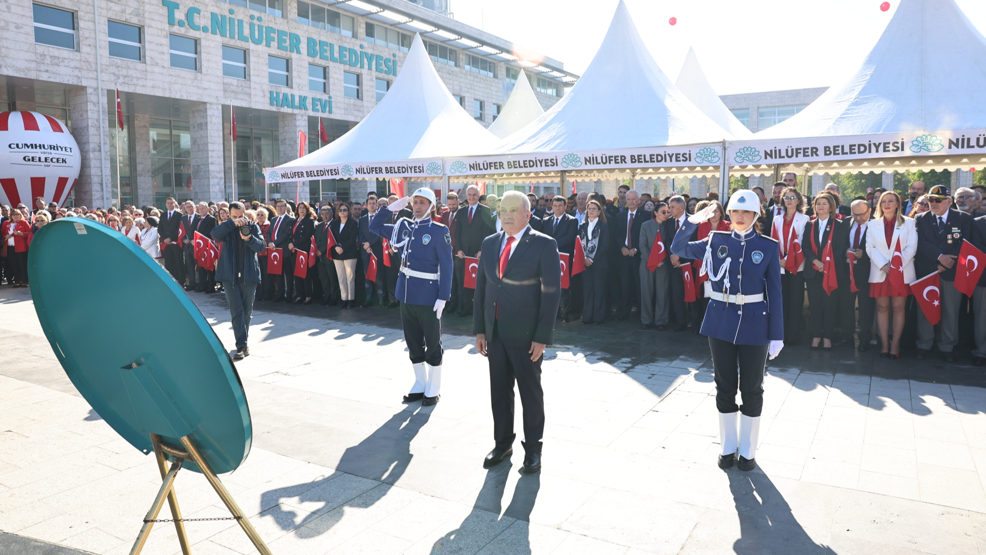 Şadi Özdemir Projeleri - Nilüfer’de Cumhuriyet coşkusu çelenk töreni ile başladı | 