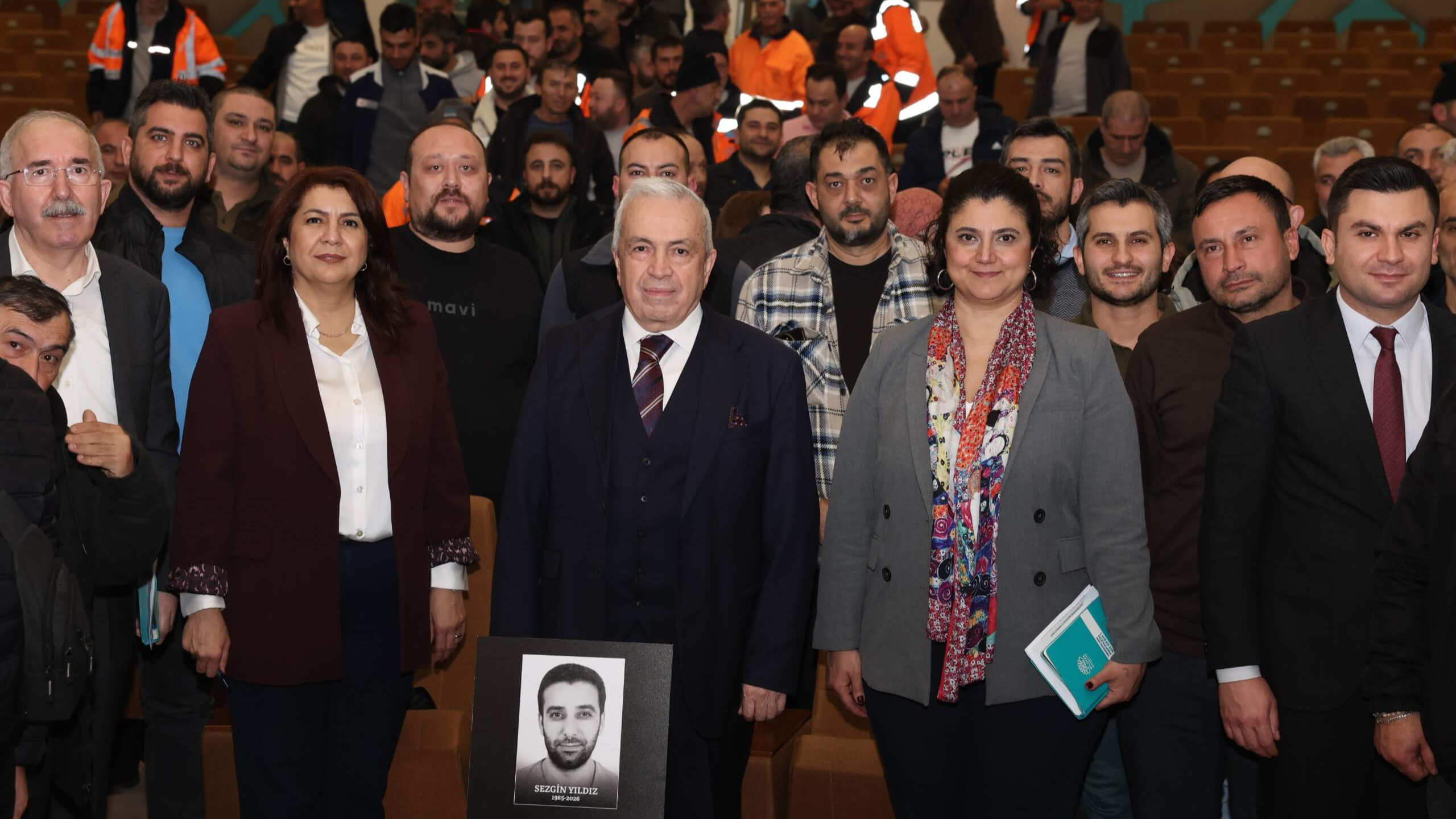 Şadi Özdemir Projeleri - Başkan Şadi Özdemir, temizlik işçileri ile buluştu | 