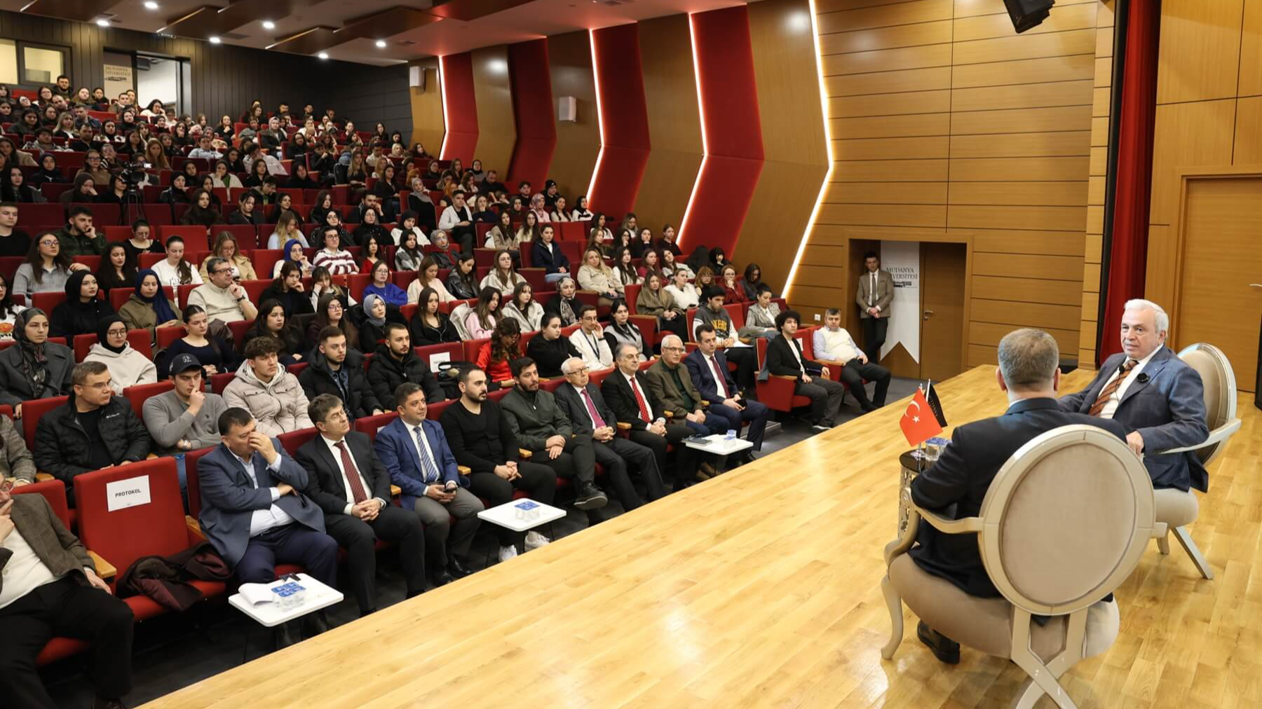 Şadi Özdemir Projeleri - Başkan Şadi Özdemir gençlerle buluştu | 