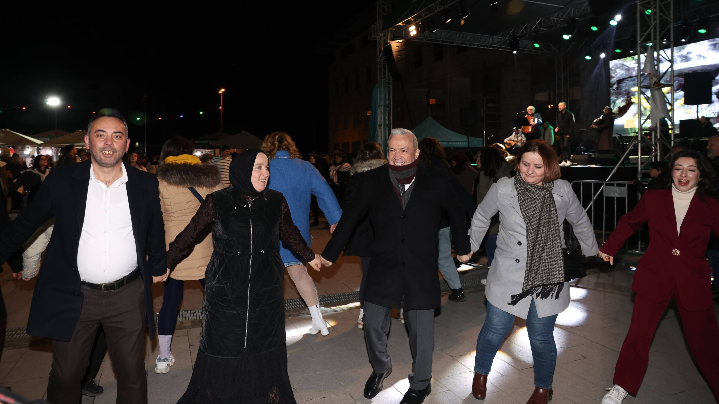 Şadi Özdemir Projeleri - Nilüfer Ramazan Sokağı’nda Artvin rüzgarı esti | 