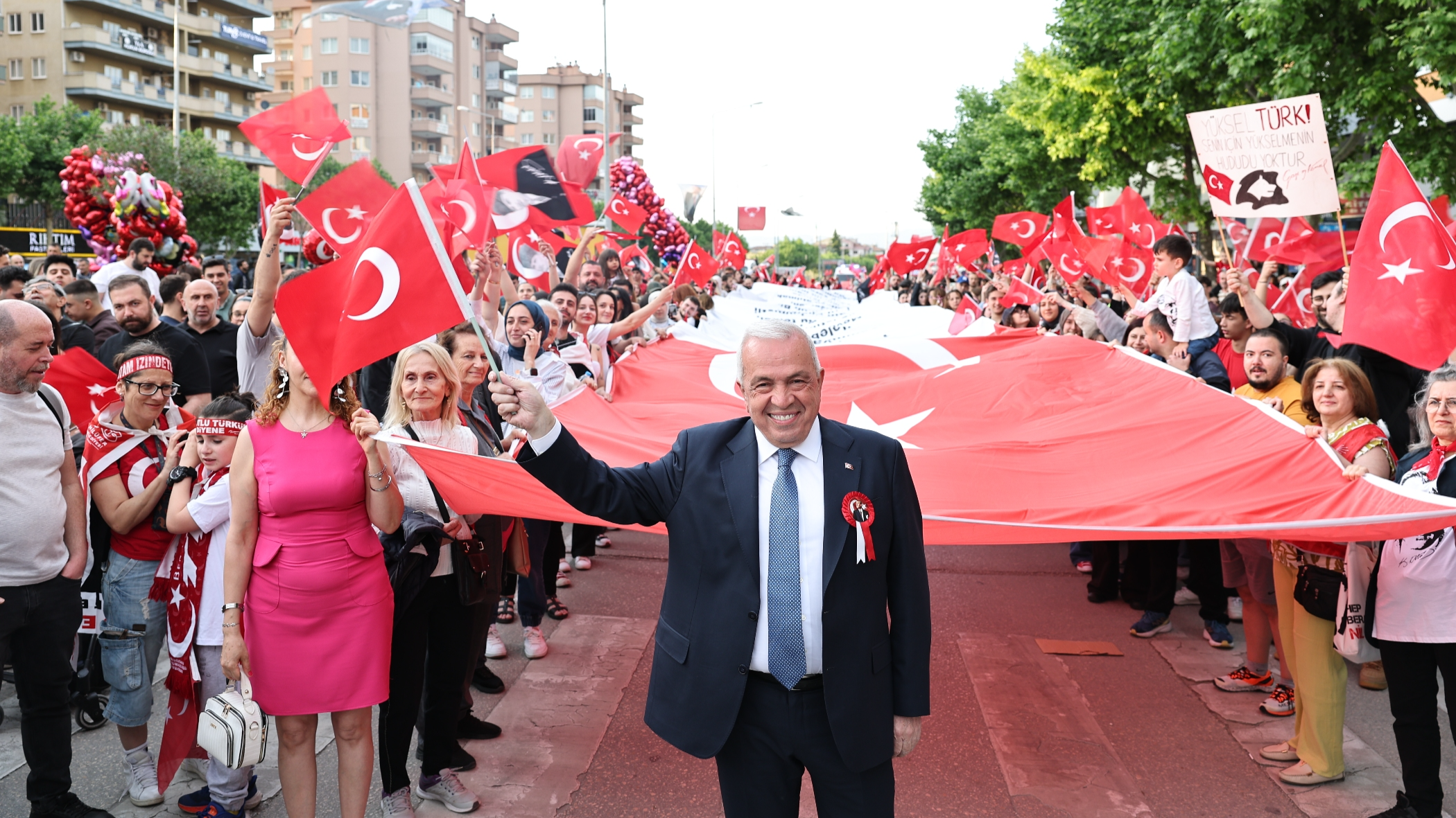 Şadi Özdemir Projeleri - Nilüfer’de binler Cumhuriyet için yürüdü | 