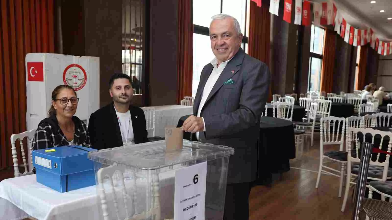 Şadi Özdemir Galeri - 26 Eylül 2026 Fotoğraflar - YENİ Parti İlçe Kongreleri