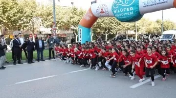 Şadi Özdemir Haberleri - Nilüfer’de bin 749 öğrenci Cumhuriyet için koştu | 