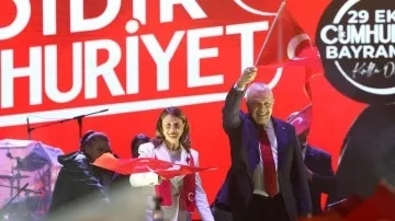 Şadi Özdemir Haberleri - Binlerce Nilüferli Cumhuriyet’in 103’üncü yılında tek yürek oldu | 